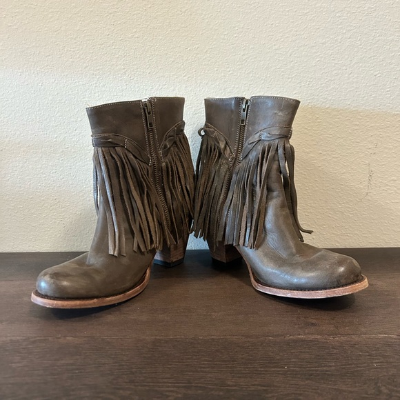 Vintage Matisse Fringe Leather Boots - Picture 4 of 8